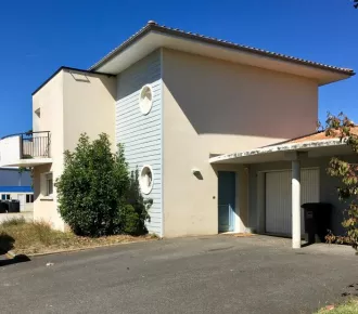 Maison - T5 - 99m² - Roullet Saint Estephe (16440)