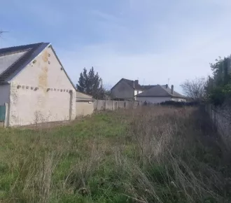 637m²